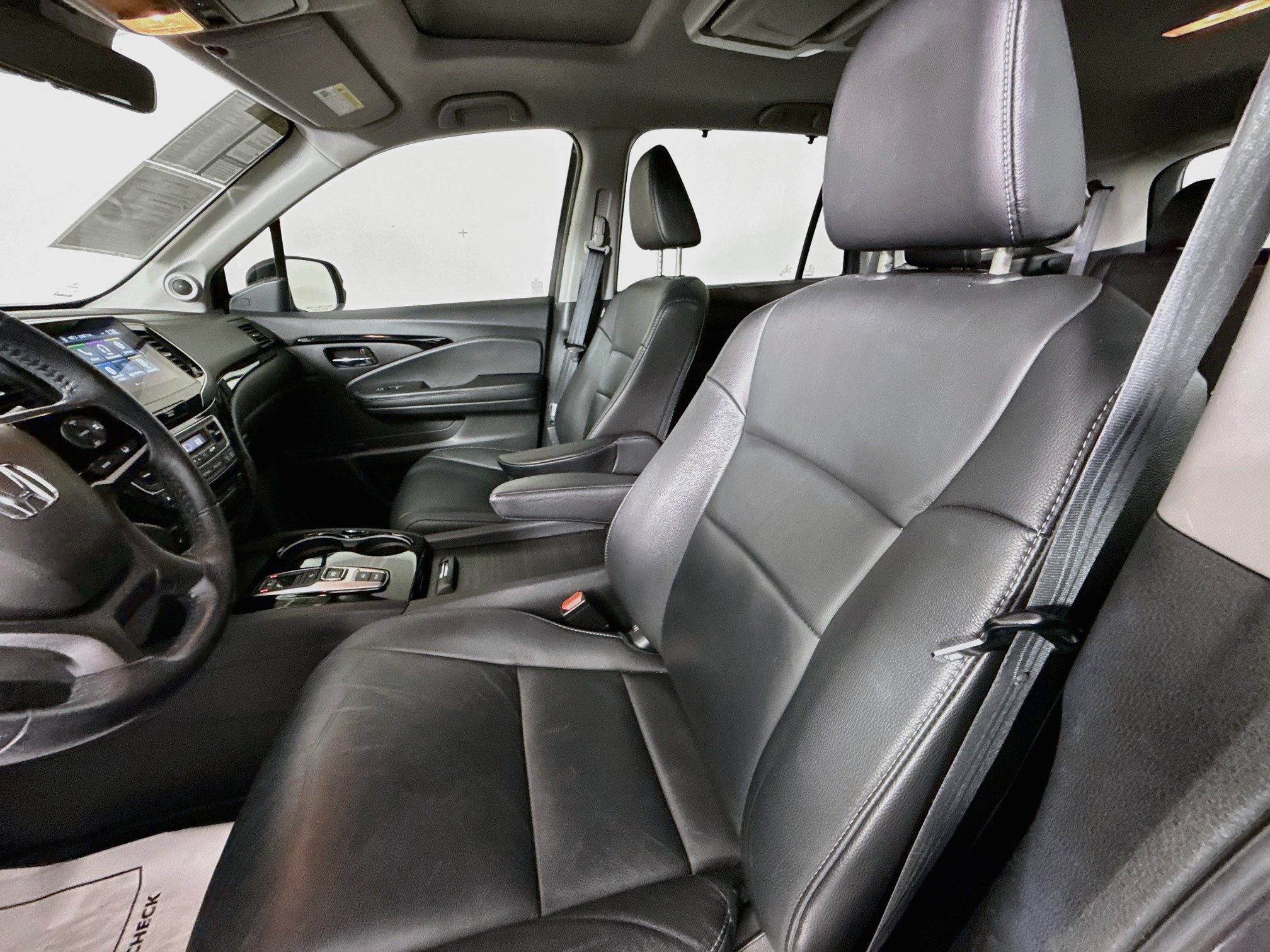 Used 2021 Honda Pilot Touring image 11