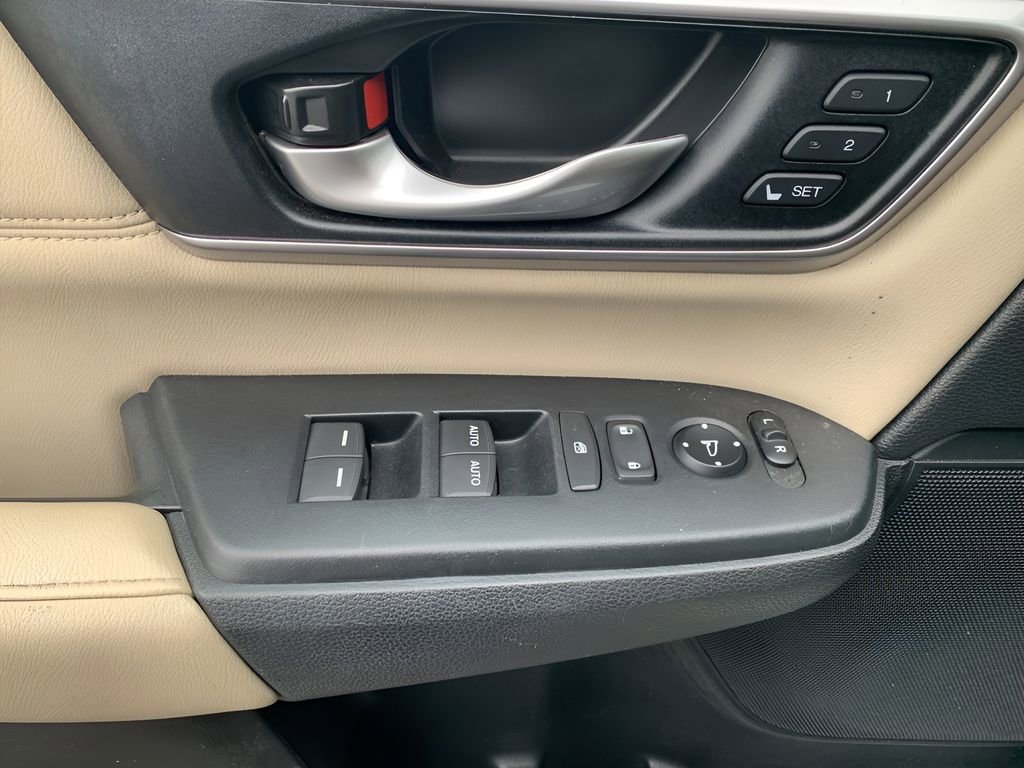 Used 2018 Honda CR-V Touring image 12