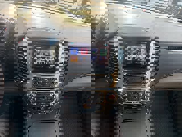 Used 2017 Chevrolet Suburban Premier image 23