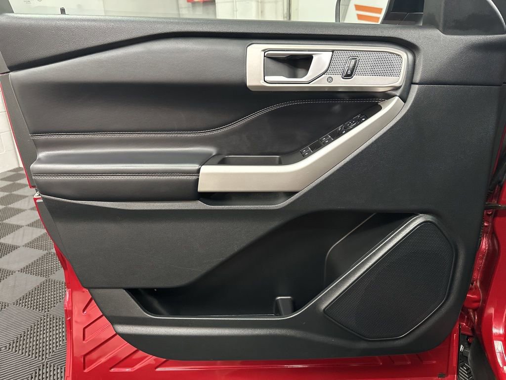 Used 2023 Ford Explorer XLT w/ Equipment Group 202A image 17