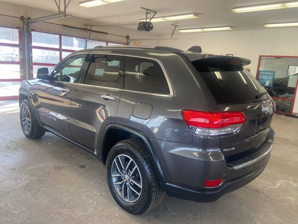 Used 2017 Jeep Grand Cherokee Limited image 10