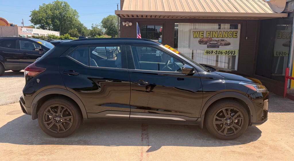 Used 2022 Nissan Kicks SR w/ Premium Package FWD image 6