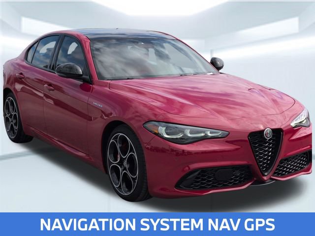 Used 2024 Alfa Romeo Giulia Veloce image 8