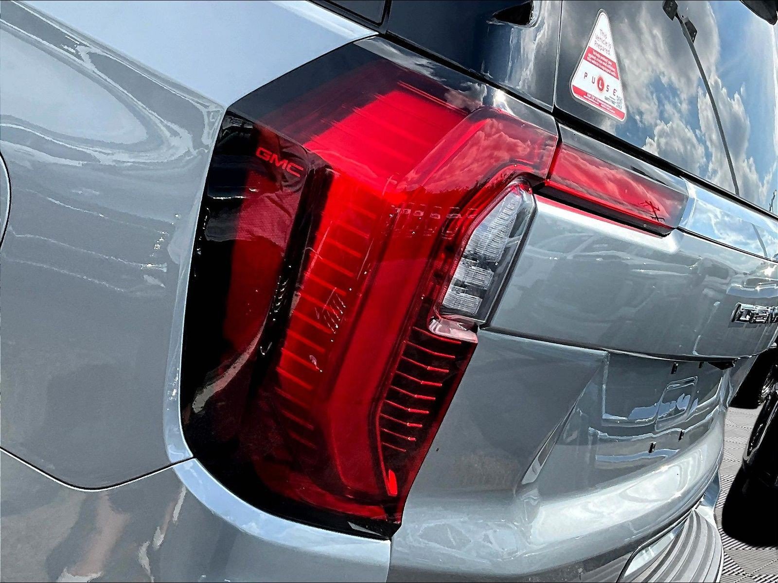 New 2026 GMC Yukon XL Denali AWD/4WD image 15