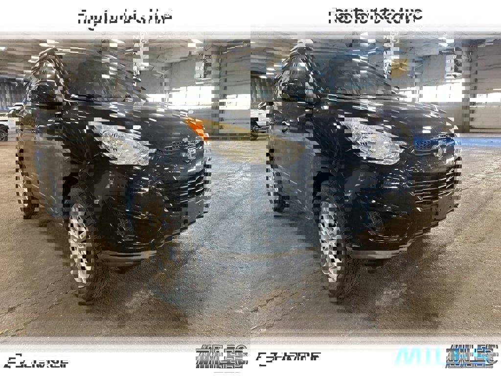 Used 2011 Hyundai Tucson GLS w/ Navigation Pkg 2