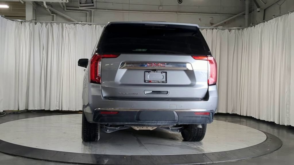 Used 2023 GMC Yukon XL SLT w/ SLT Premium Package AWD/4WD image 9