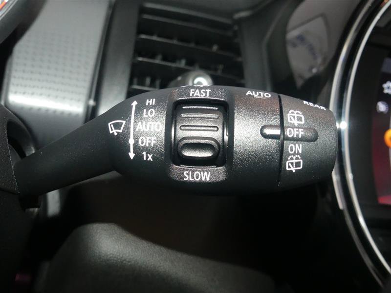 Used 2020 MINI Cooper 2-Door Hardtop w/ Storage Package FWD image 31