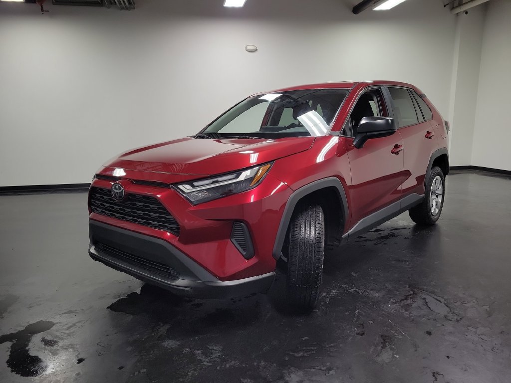 Used 2023 Toyota RAV4 LE FWD image 4