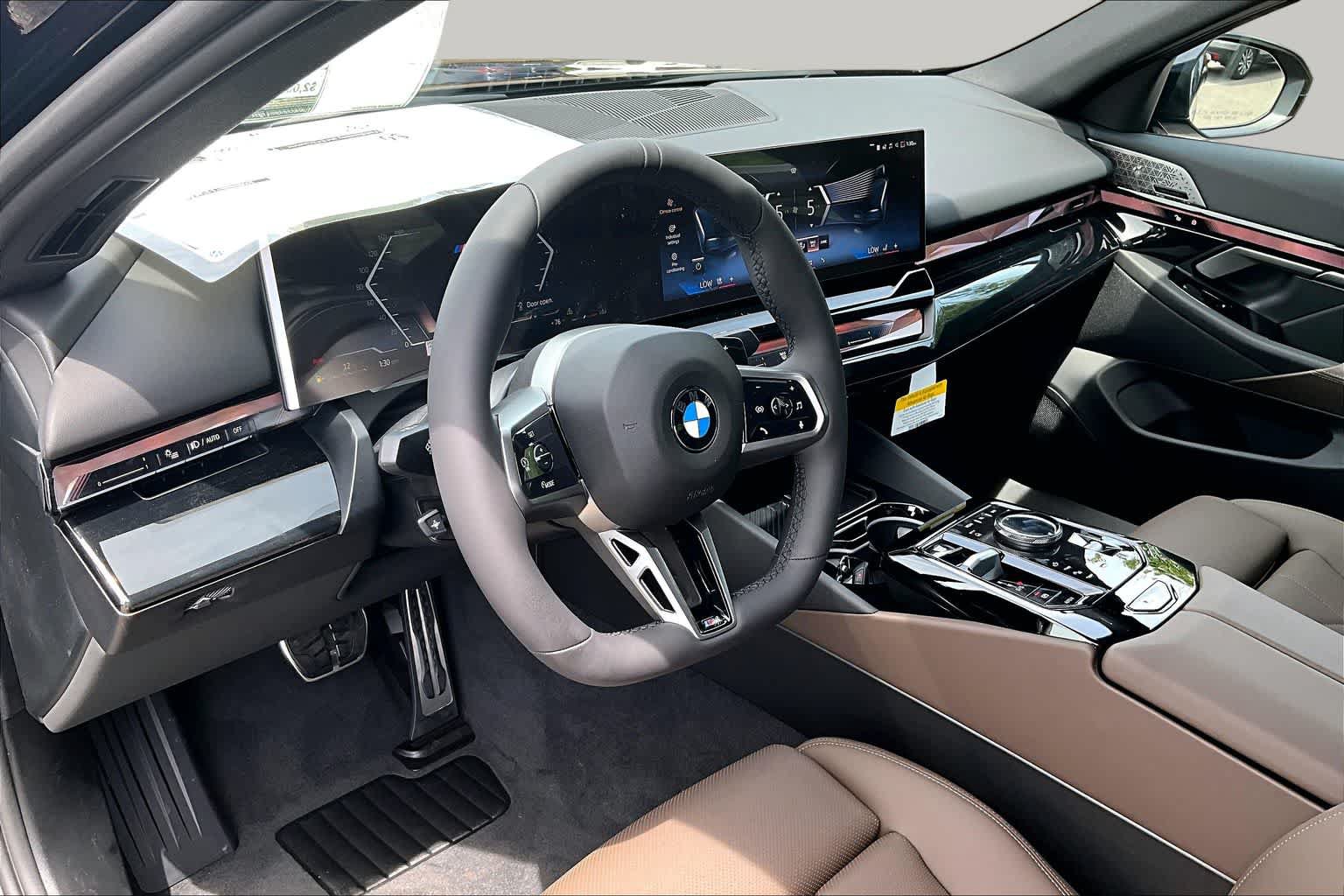 Used 2026 BMW 530i w/ M Sport Package RWD image 9