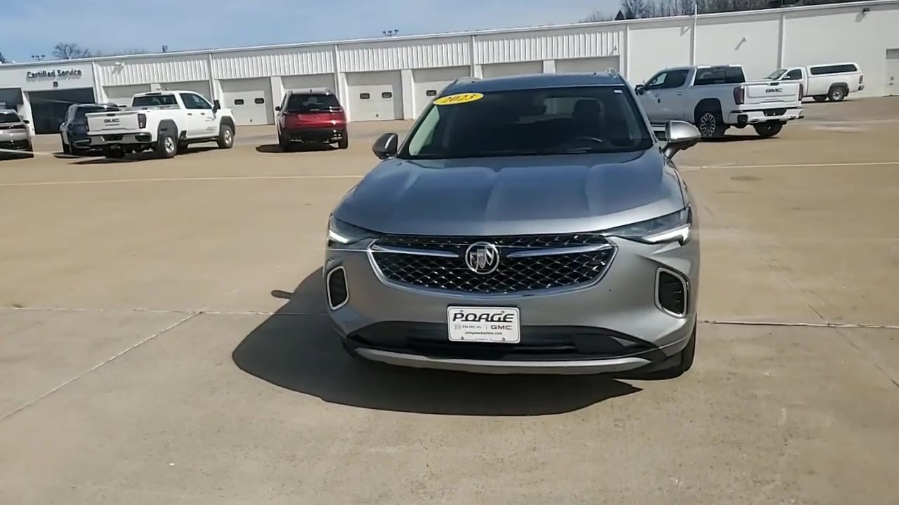 Used 2023 Buick Envision Avenir image 3