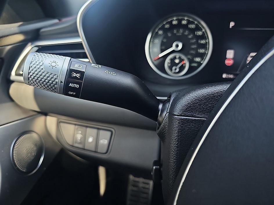 Used 2025 Genesis G70 3.3T Advanced RWD image 22