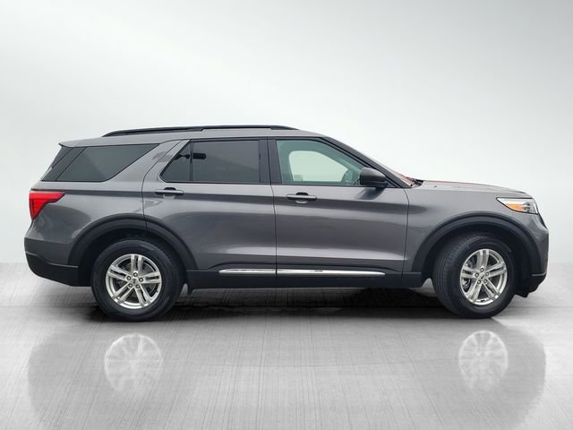 Certified 2023 Ford Explorer XLT image 3