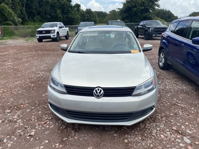 Used 2011 Volkswagen Jetta TDI FWD image 2