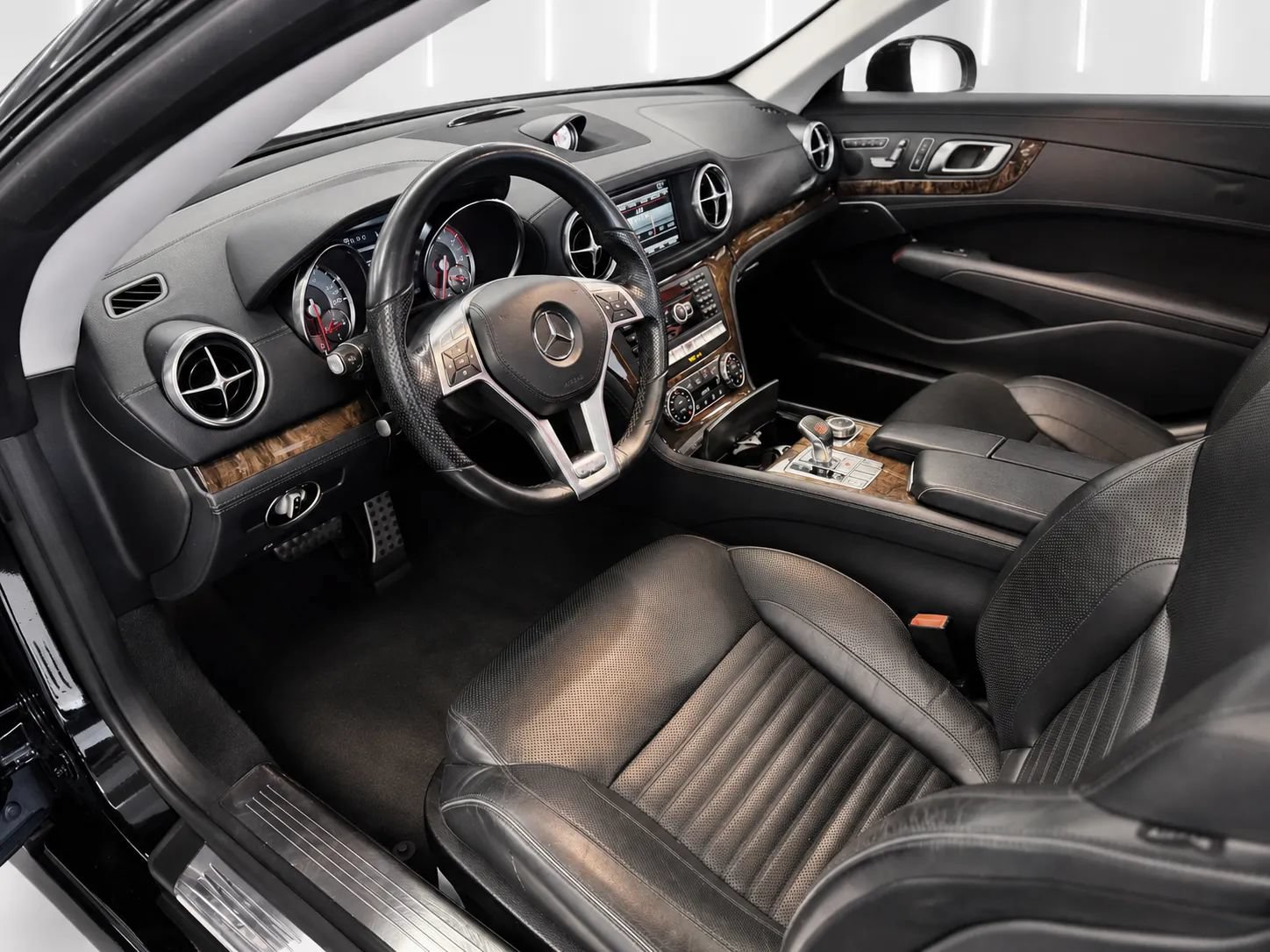 Used 2015 Mercedes-Benz SL 400 w/ Premium I Package image 10