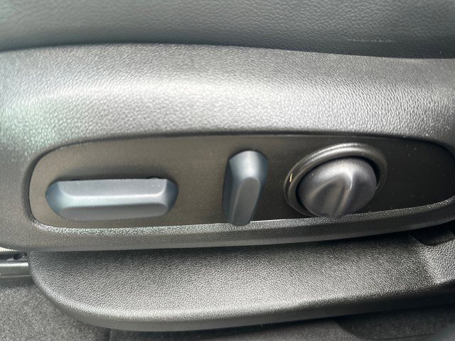 Used 2023 Chevrolet Equinox RS image 11