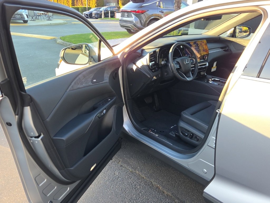 New 2026 Lexus RX 450h AWD image 10