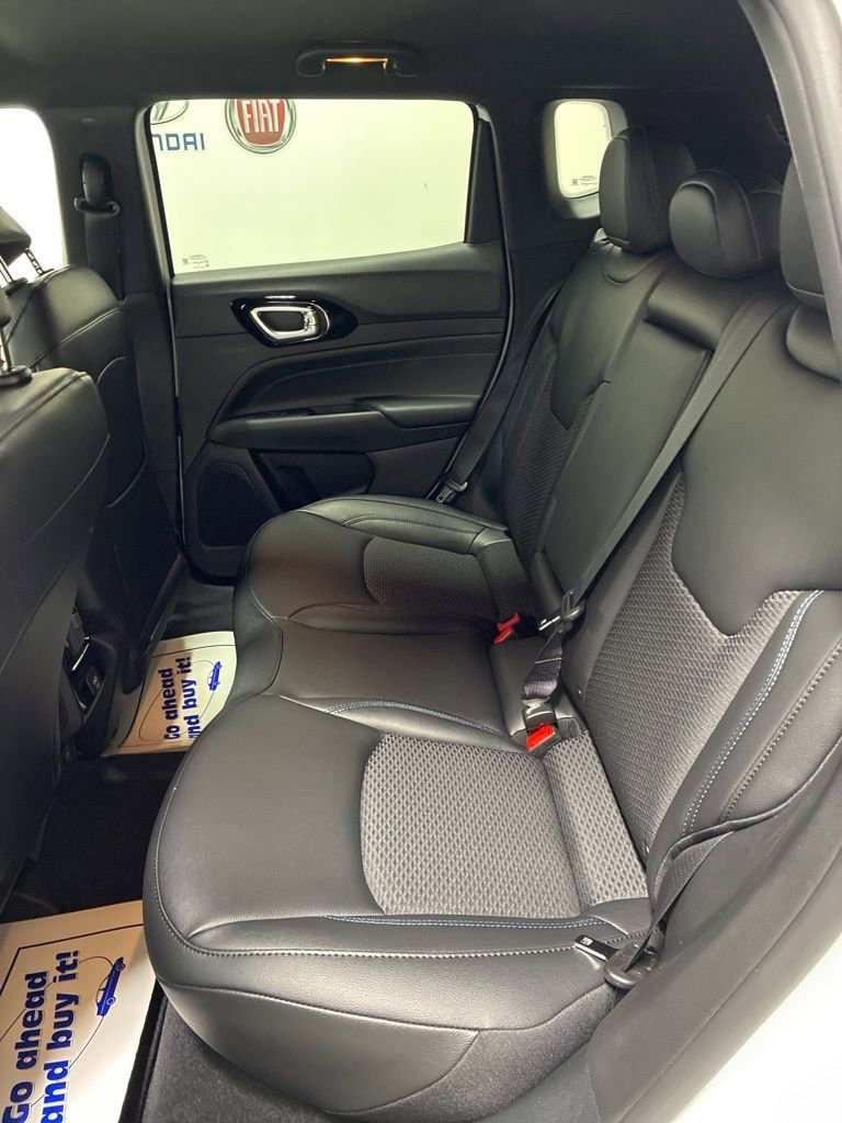 New 2026 Jeep Compass Latitude image 21