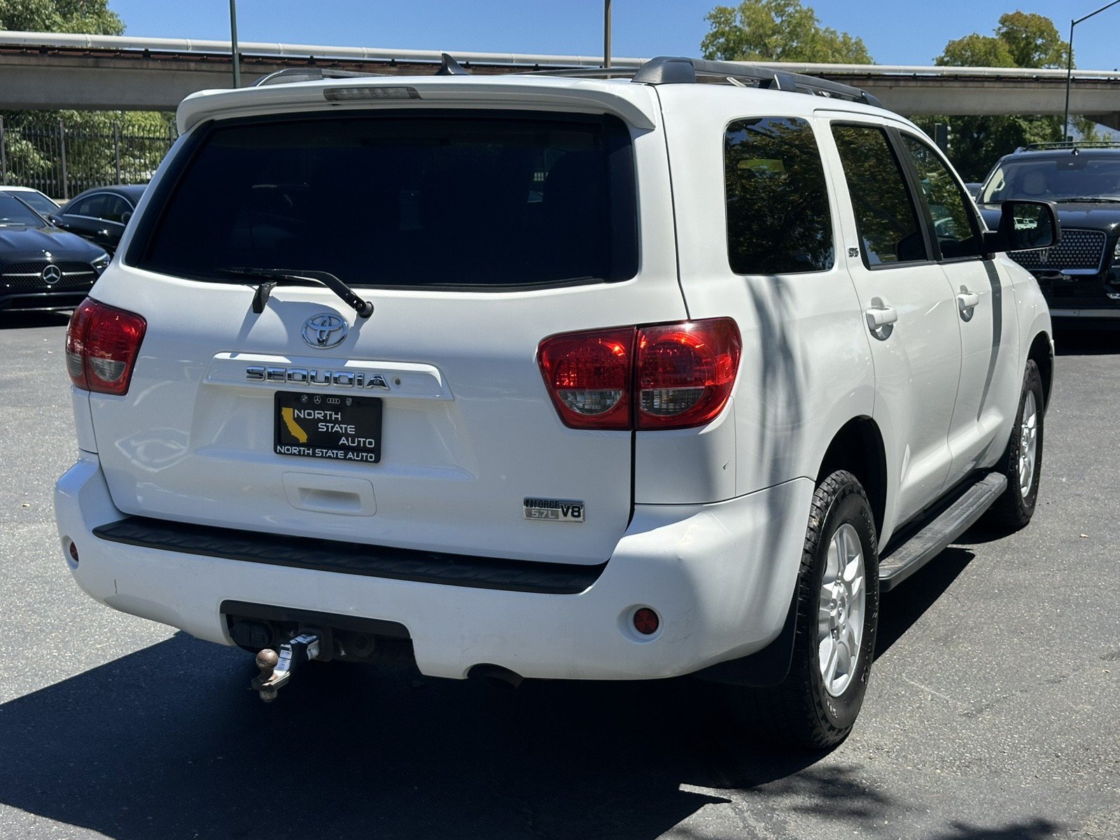 Used 2015 Toyota Sequoia SR5 AWD/4WD image 9