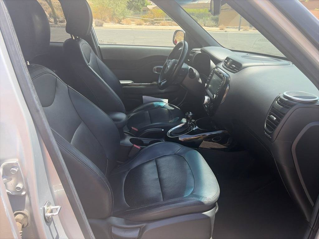 Used 2015 Kia Soul ! w/ Sun & Sound Package FWD image 27