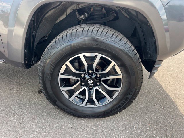 Used 2021 Toyota Tacoma TRD Sport AWD/4WD image 9