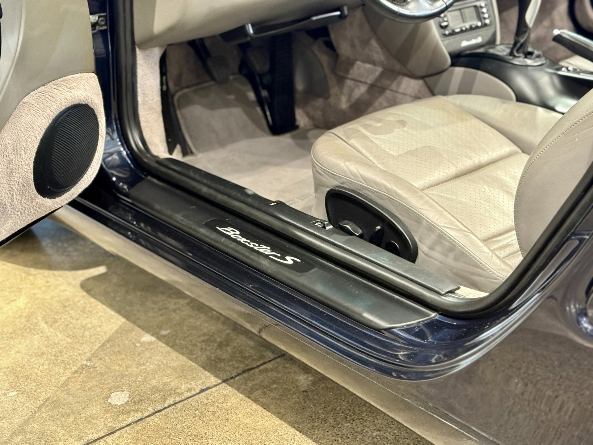 Used 2001 Porsche Boxster S image 26