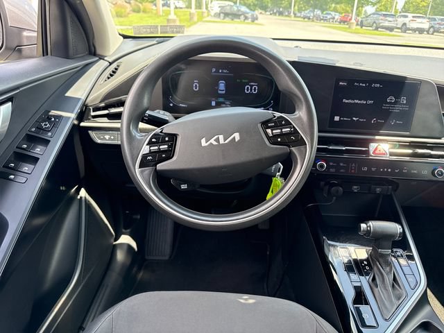 Used 2023 Kia Niro LX FWD image 28