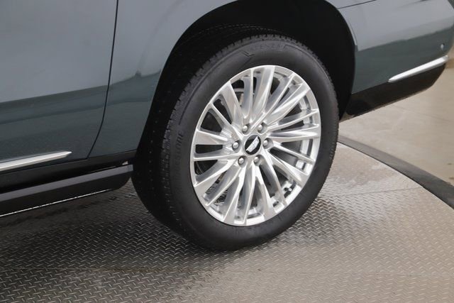 Used 2025 Cadillac Escalade ESV Premium Luxury w/ Touring Package image 14