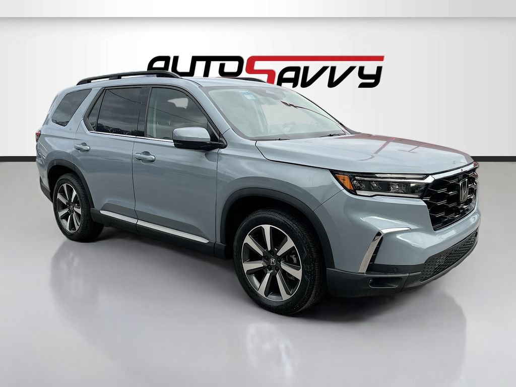 Used 2023 Honda Pilot Touring image 1