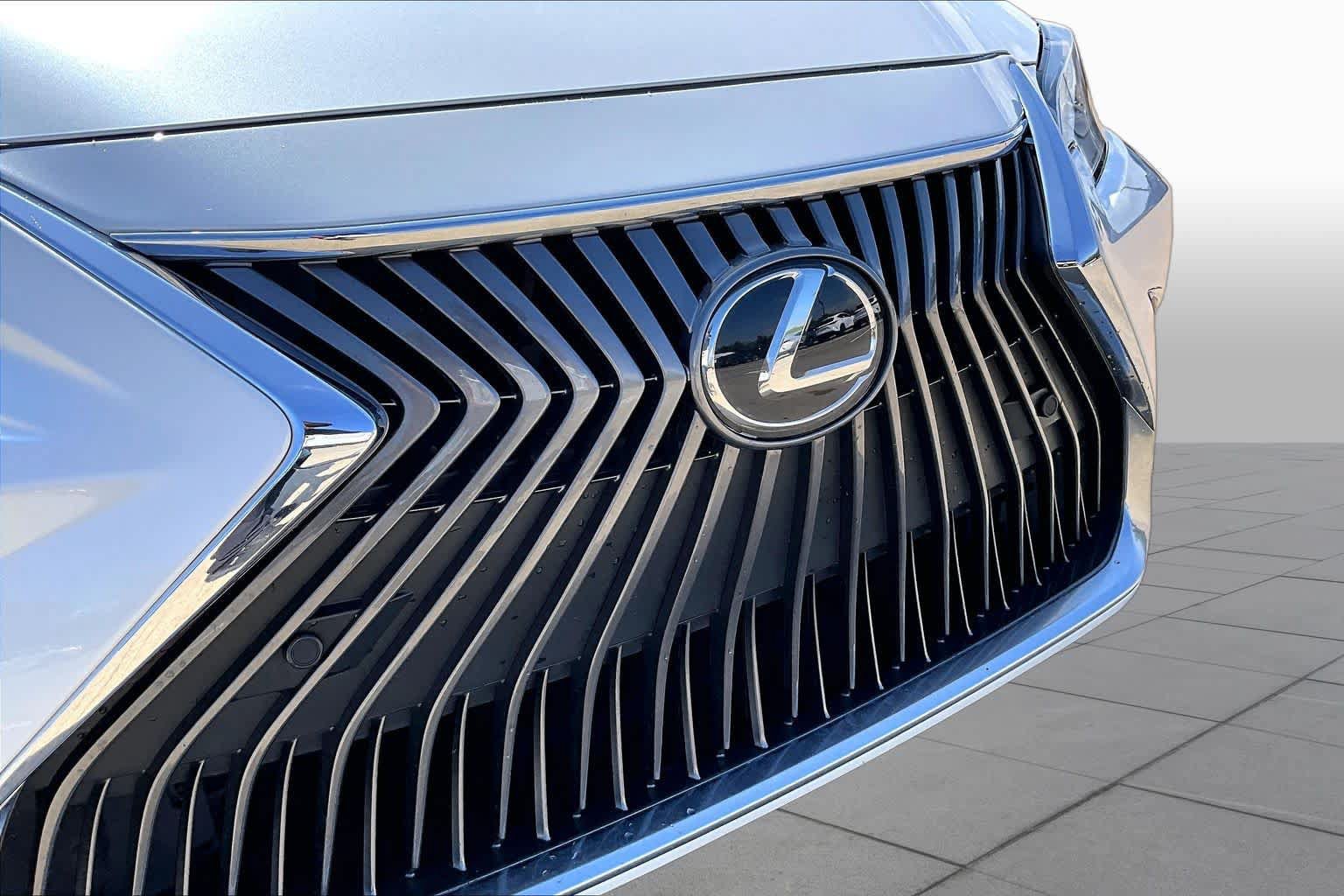 Used 2019 Lexus ES 350 w/ Premium Package FWD image 30