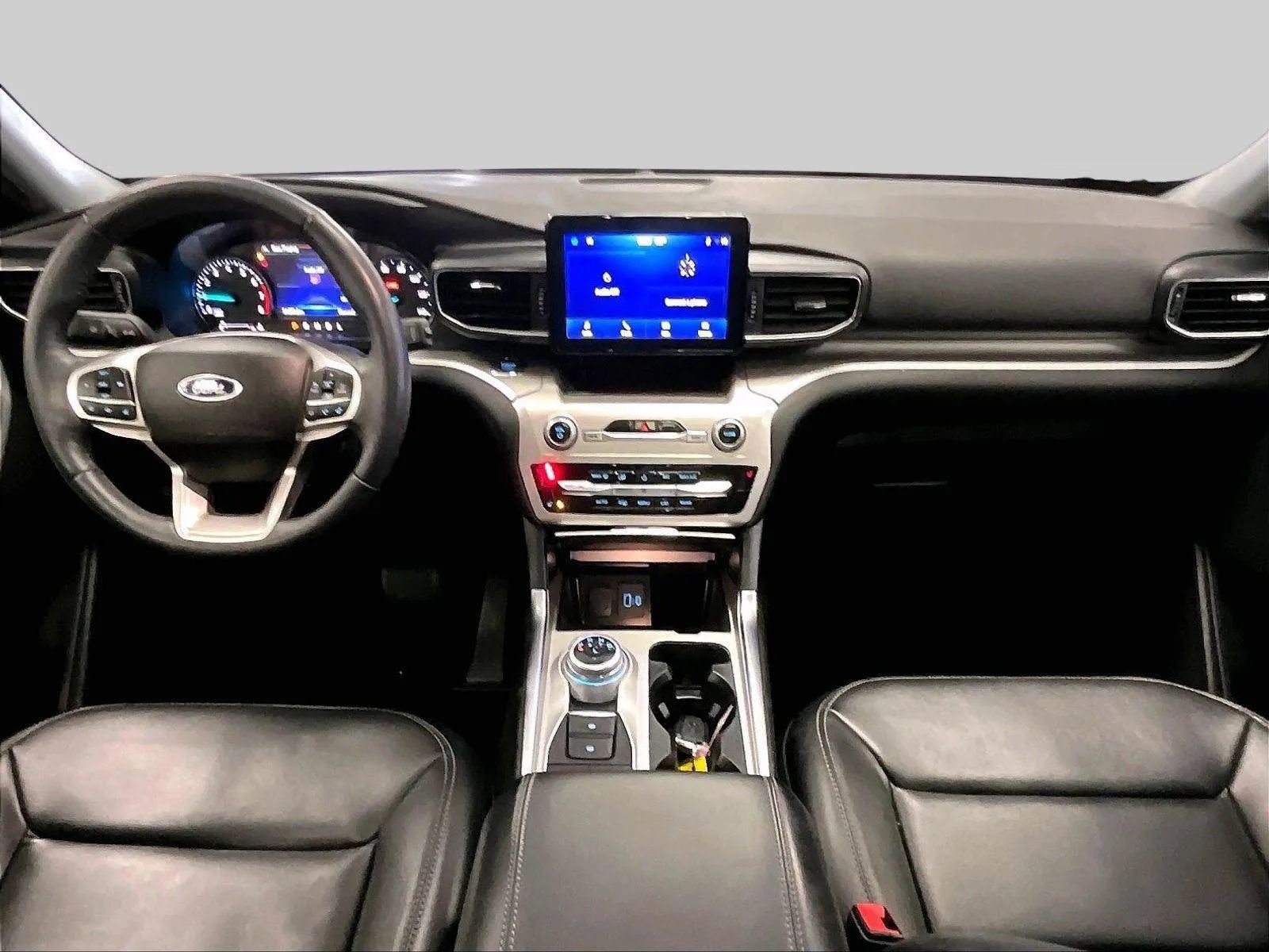 Used 2022 Ford Explorer XLT w/ Equipment Group 202A image 14