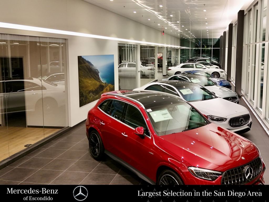 New 2025 Mercedes-Benz C 300 4MATIC Sedan image 36