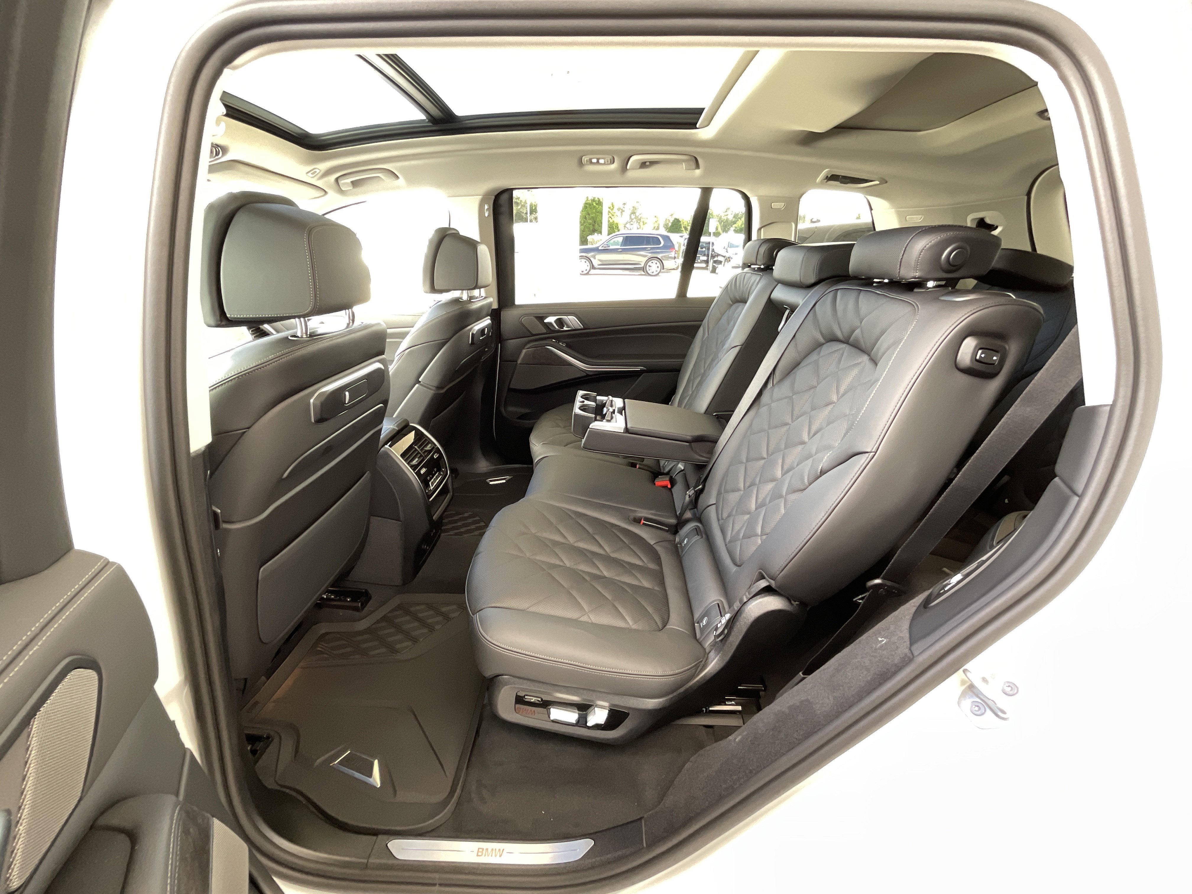 New 2026 BMW X7 xDrive40i w/ Premium Package image 27