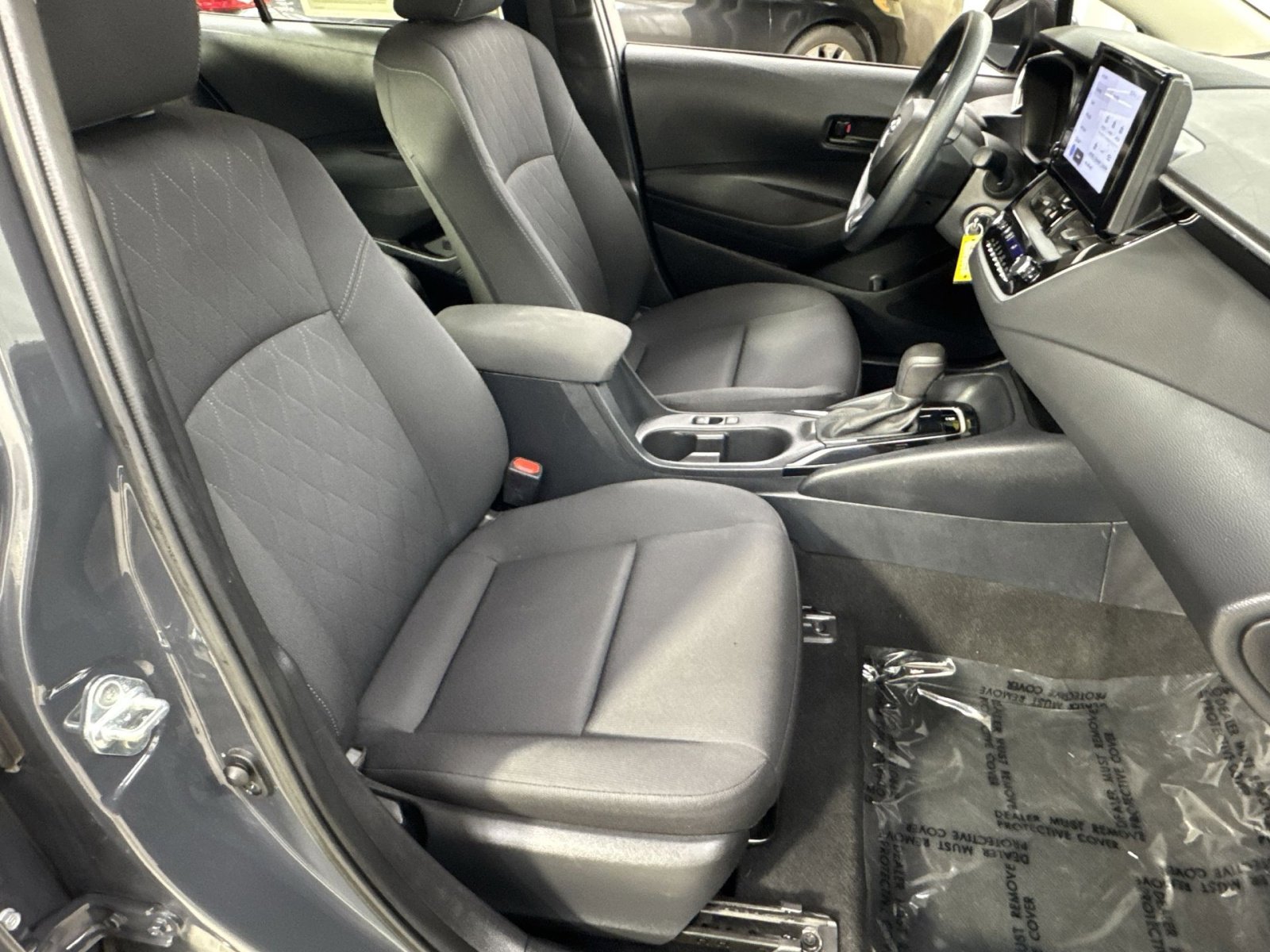 Used 2023 Toyota Corolla LE image 31