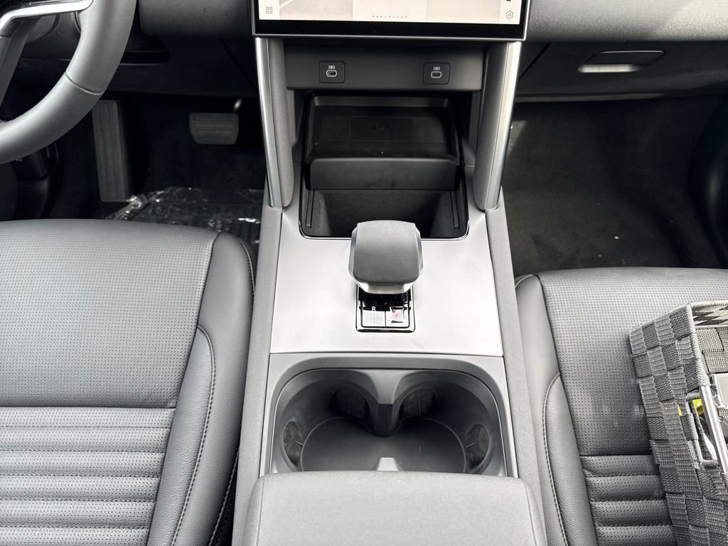 New 2025 Land Rover Discovery Sport S image 26