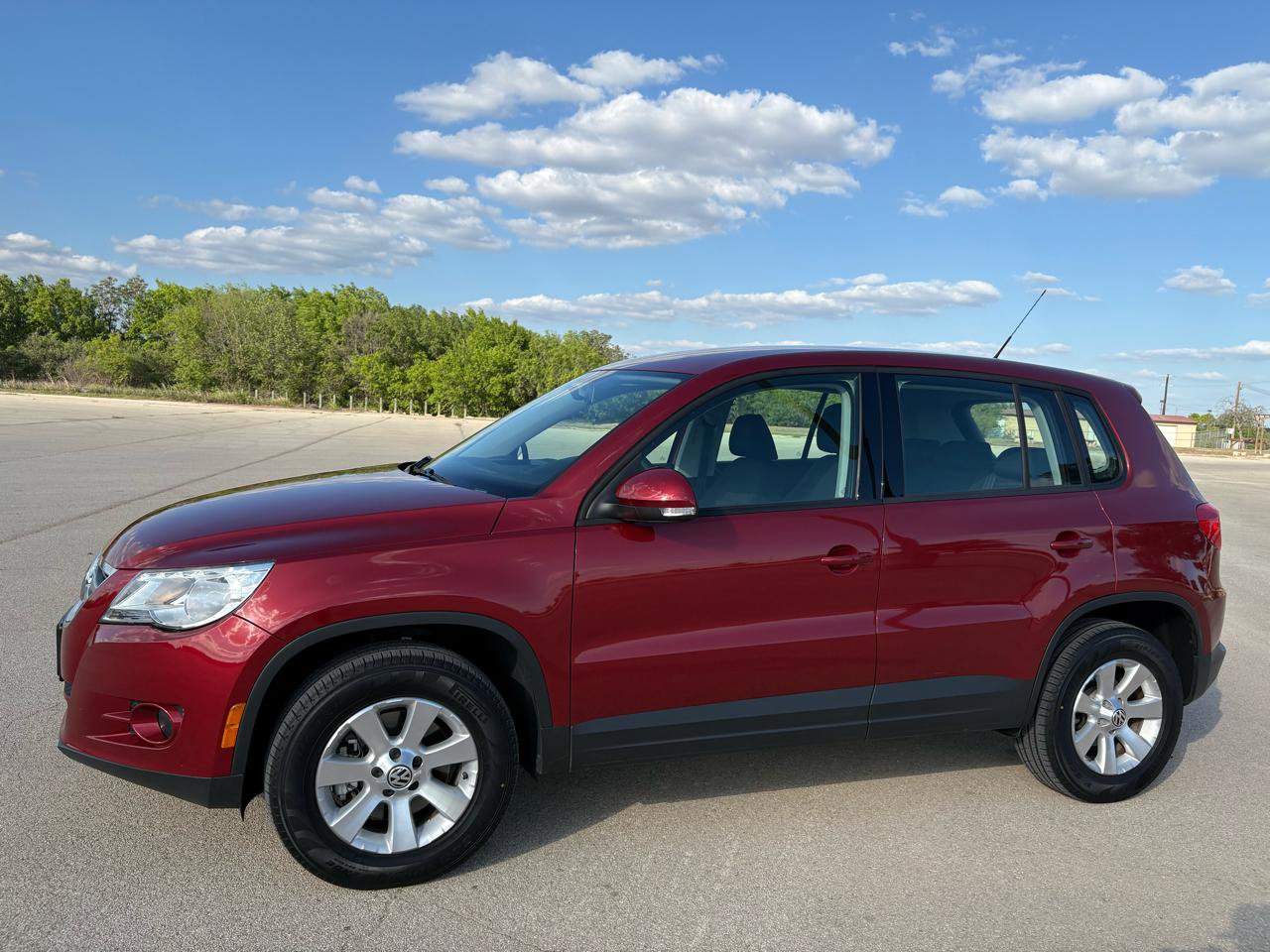 Used 2010 Volkswagen Tiguan S FWD image 55