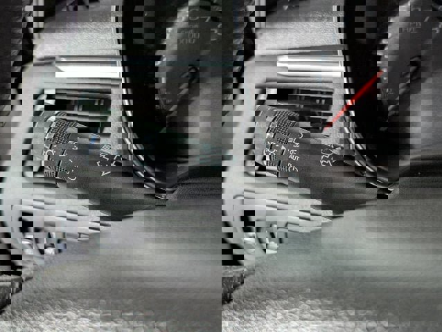 Used 2016 Chevrolet Impala LT w/ Convenience Package image 30