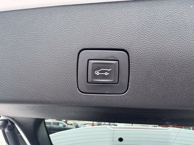 Used 2022 Buick Encore GX Select w/ Sport Touring Package AWD/4WD image 24
