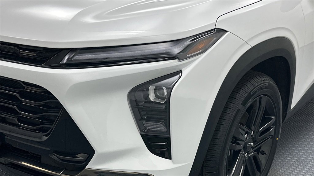 Used 2024 Chevrolet Trax ACTIV w/ Driver Confidence Package image 23