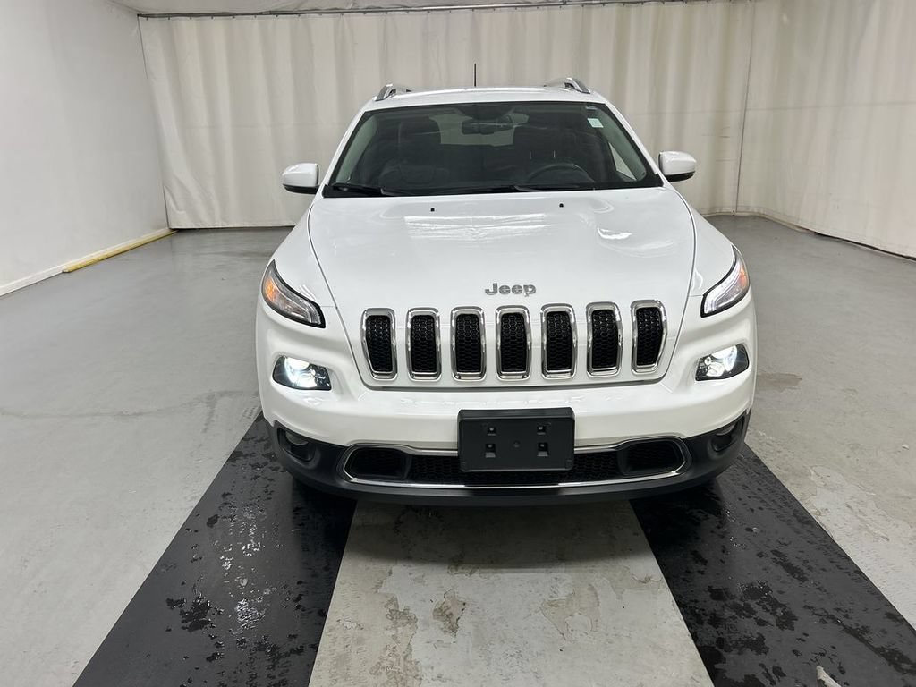 Used 2017 Jeep Cherokee Limited AWD/4WD image 3
