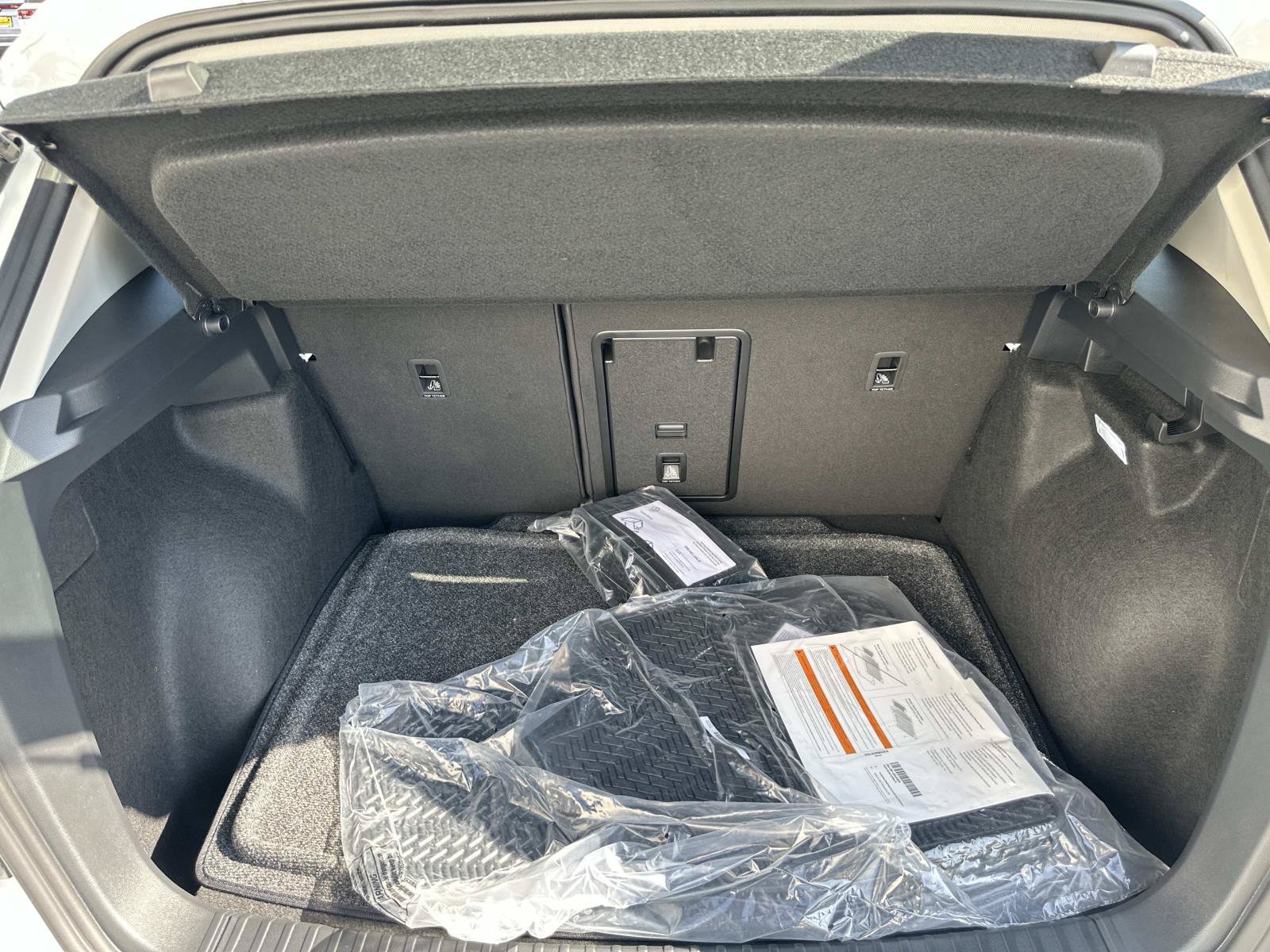 New 2027 Volkswagen Taos SEL AWD/4WD image 5