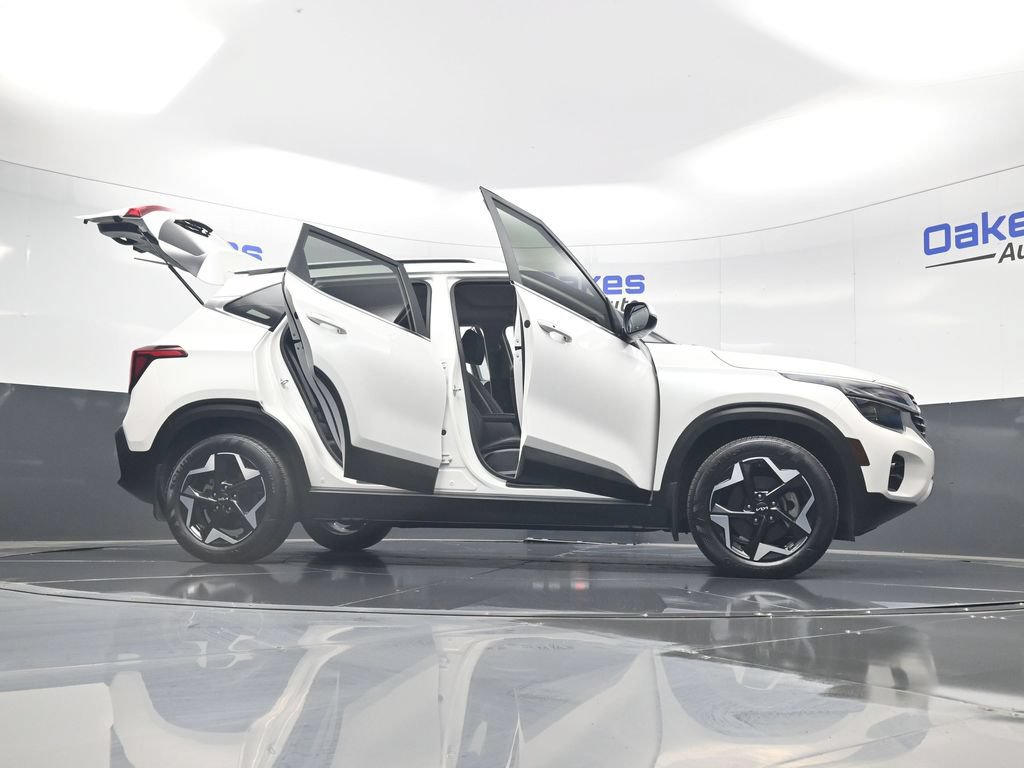 Used 2024 Kia Seltos EX AWD/4WD image 60