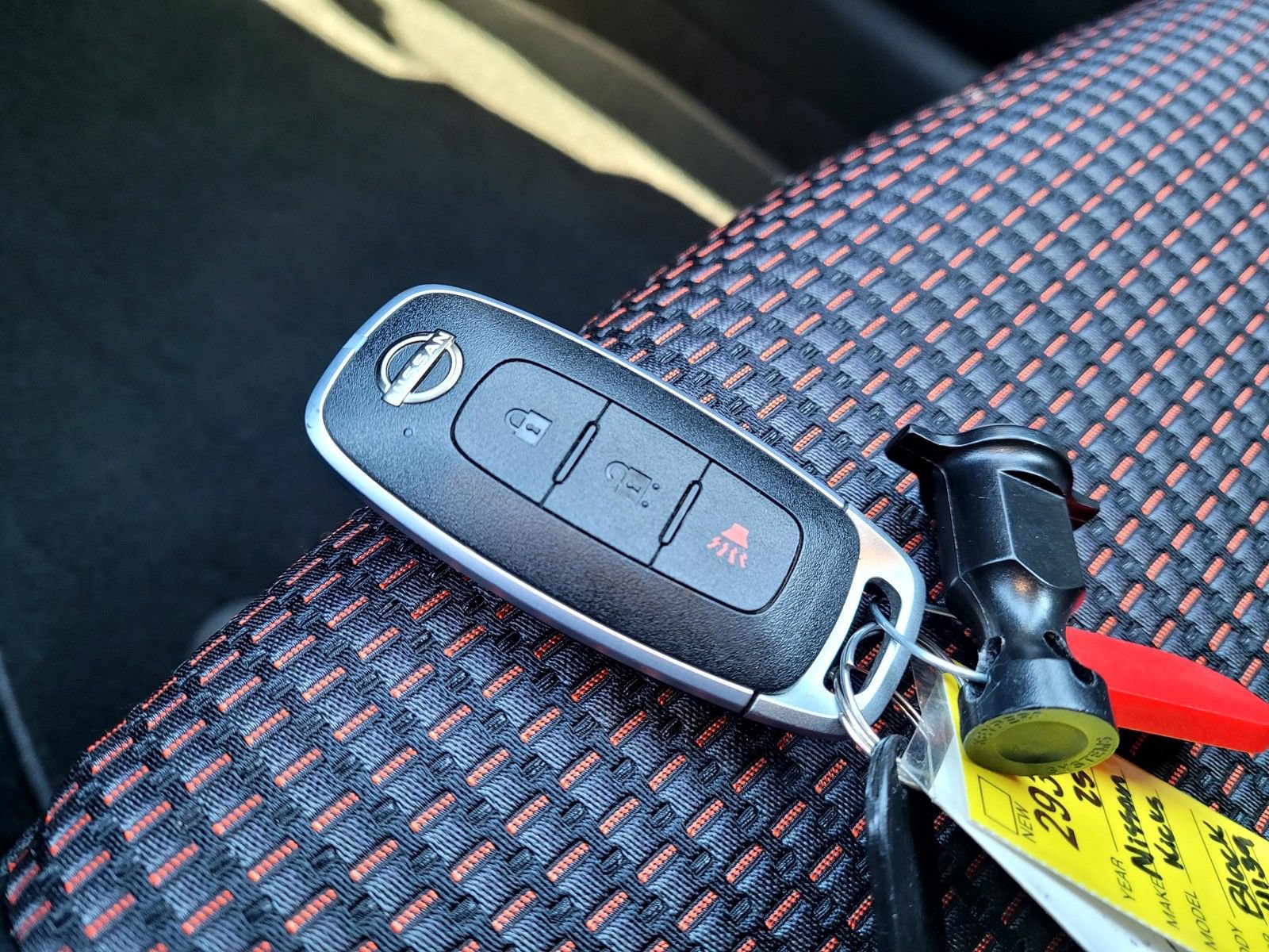 Used 2025 Nissan Kicks SR FWD image 34