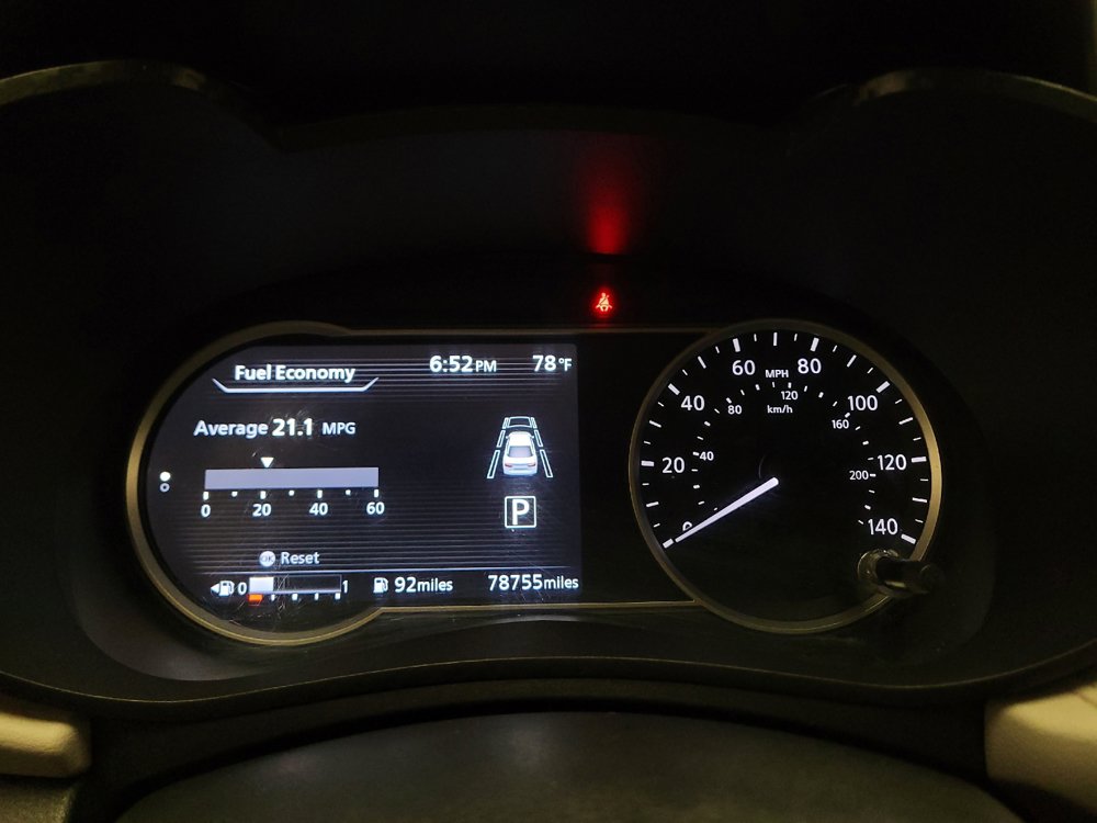 Used 2021 Nissan Versa SV FWD image 23