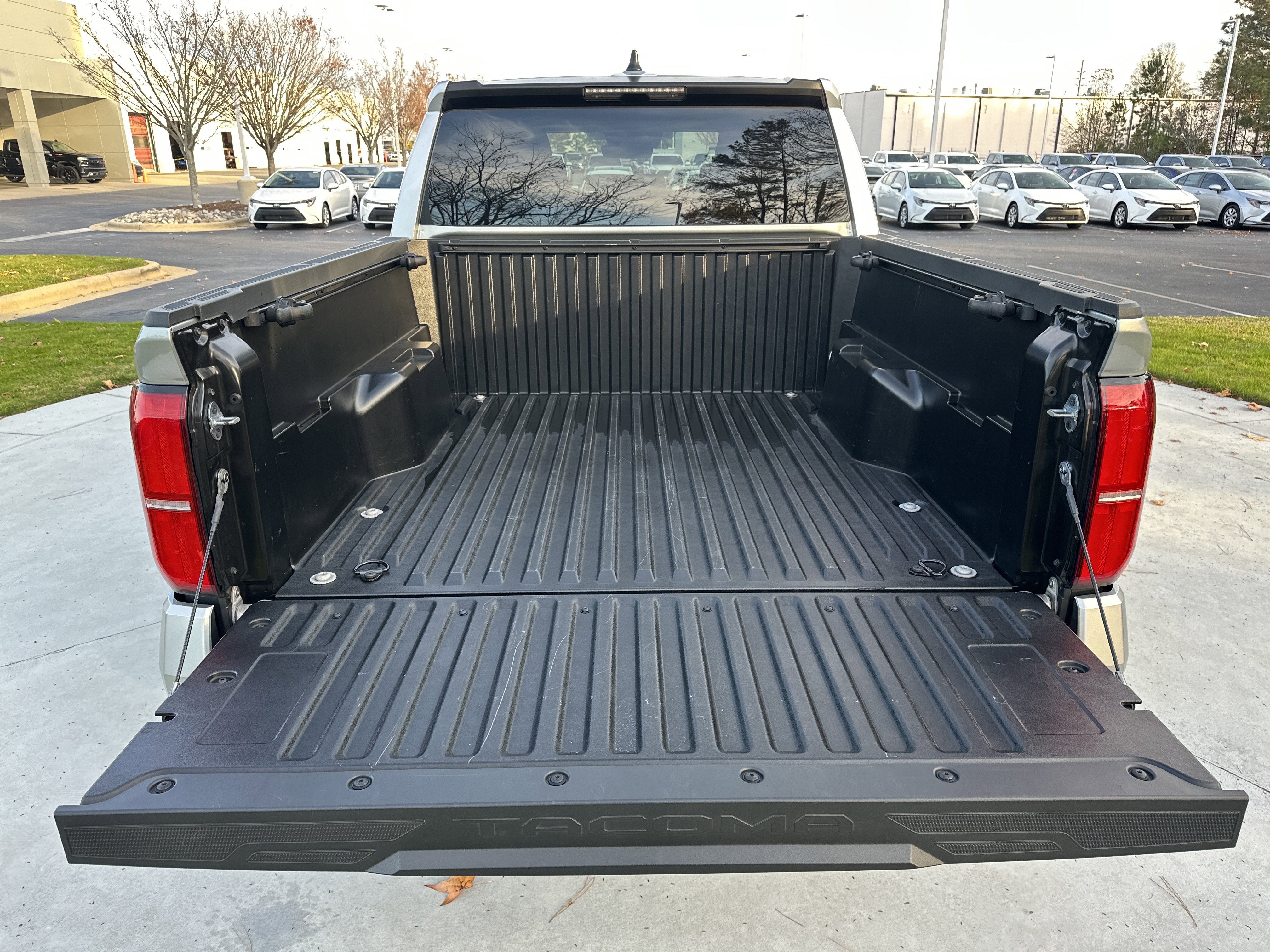 Certified 2024 Toyota Tacoma SR5 image 31