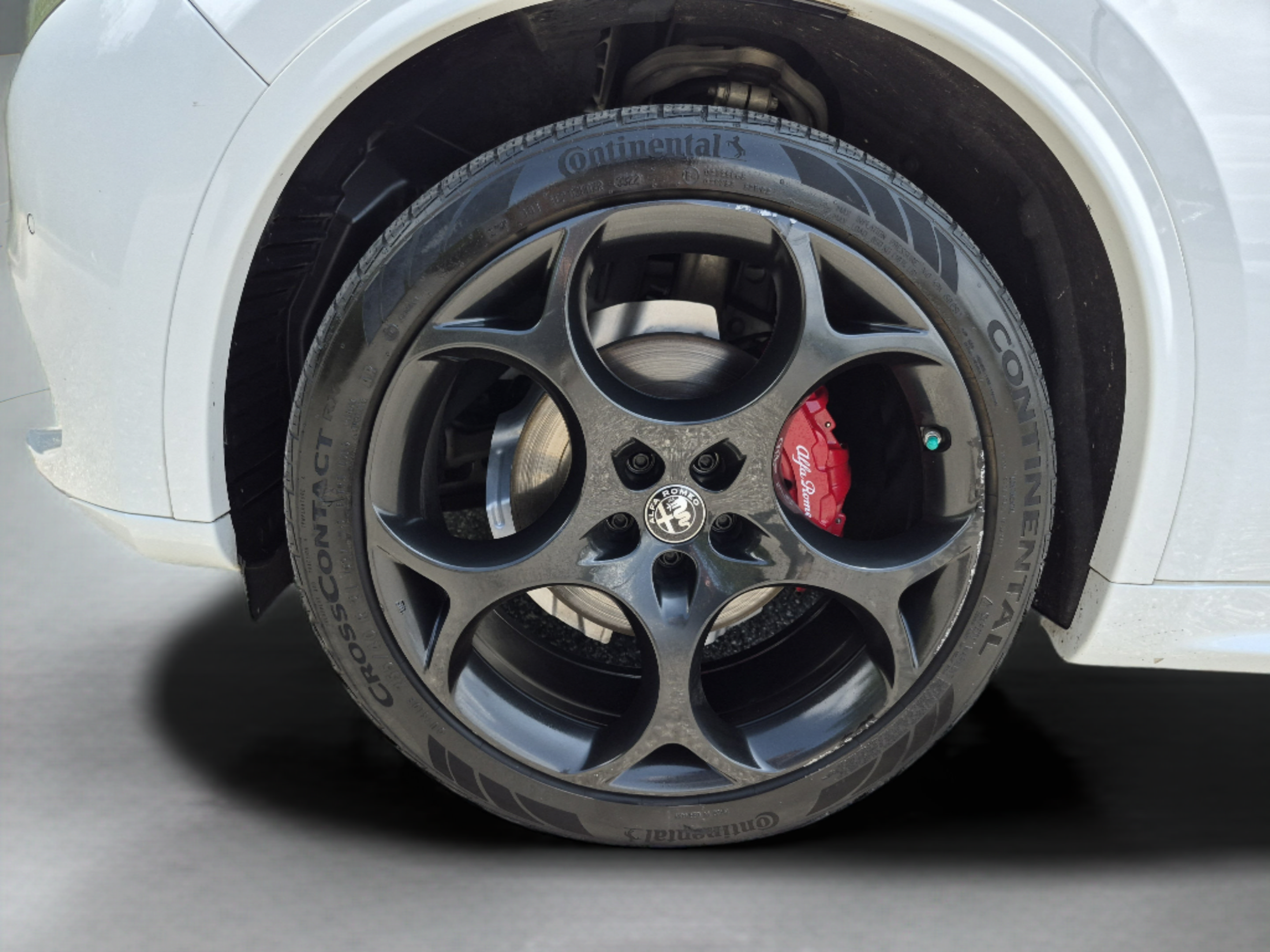 Used 2023 Alfa Romeo Stelvio Veloce AWD/4WD image 56