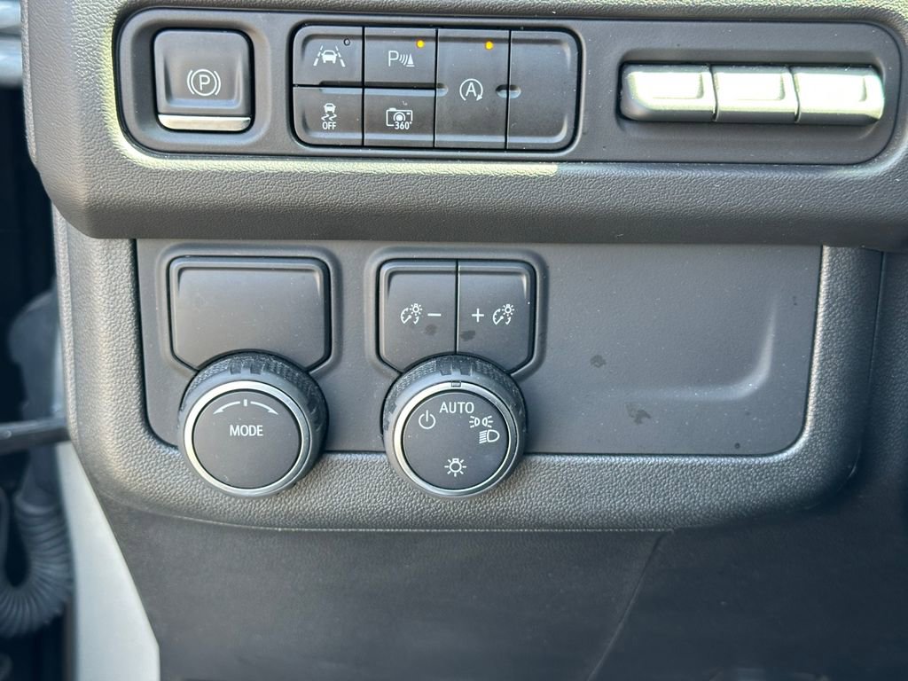 Used 2023 Chevrolet Tahoe Premier w/ Premium Package 2 RWD image 23