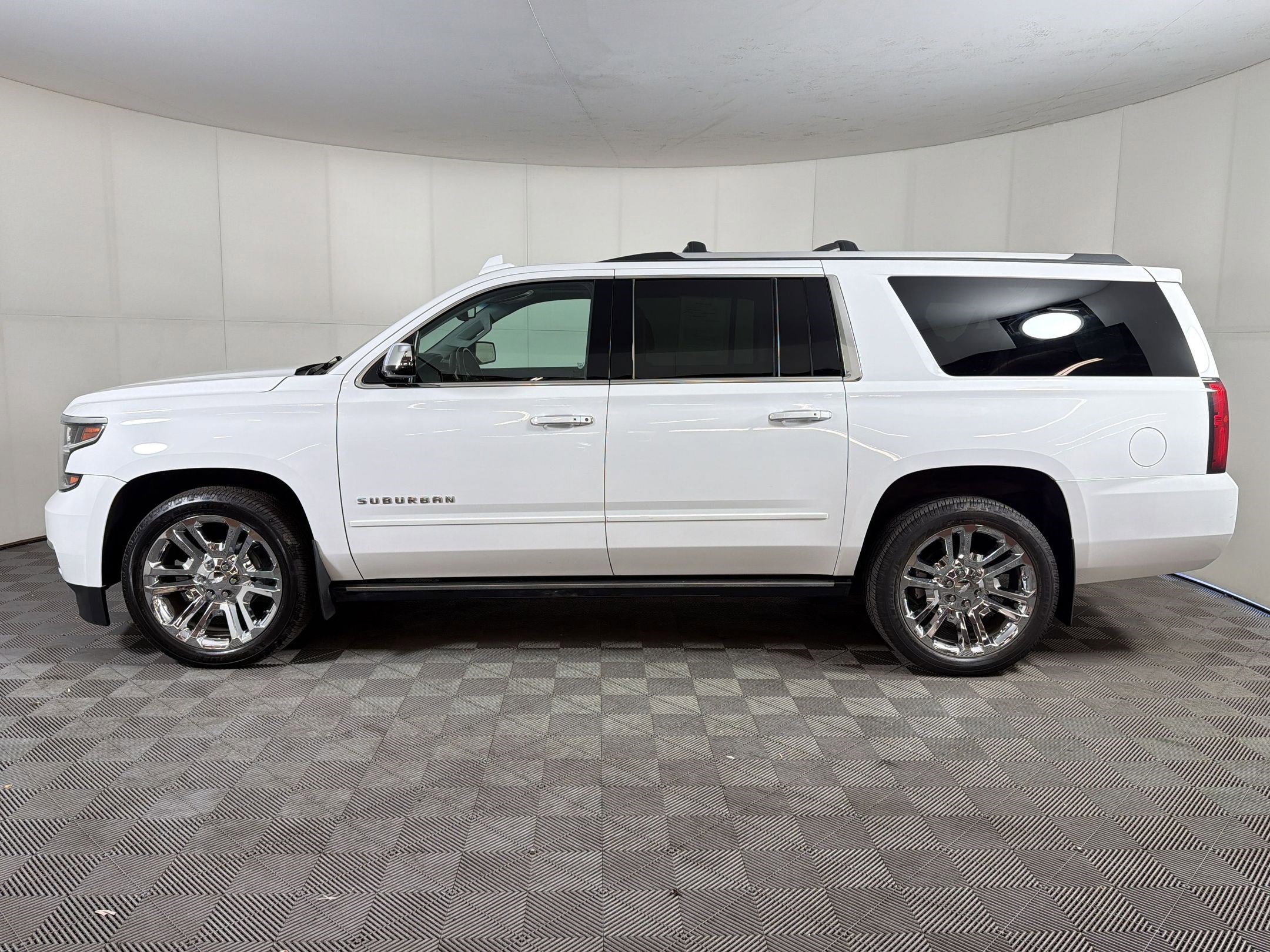 Used 2019 Chevrolet Suburban Premier w/ Premier Plus Edition AWD/4WD video 2