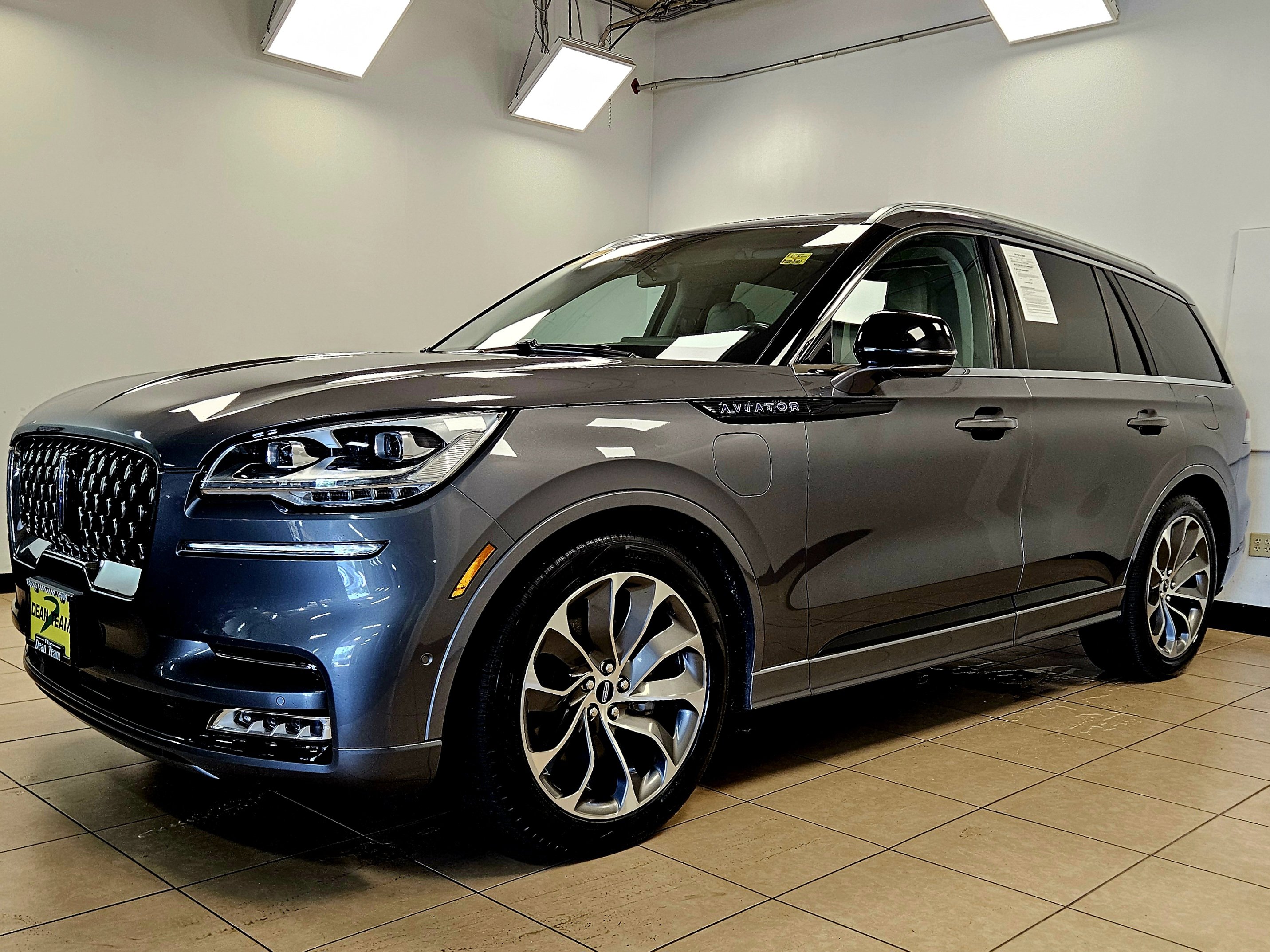 Used 2022 Lincoln Aviator Grand Touring w/ Equipment Group 301A image 2