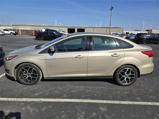 Used 2017 Ford Focus SEL image 2