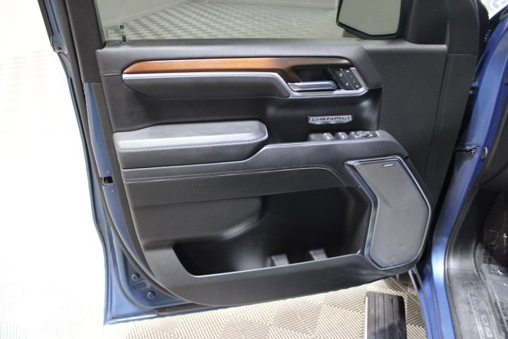 Used 2025 GMC Sierra 1500 Denali w/ Denali Reserve Package AWD/4WD image 17